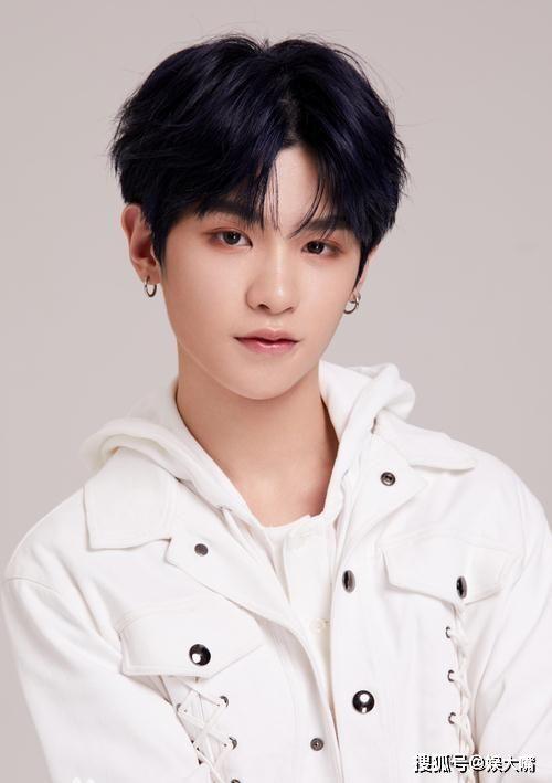 黄明昊机场爆料视频最新,揭秘明星日常幕后瞬间